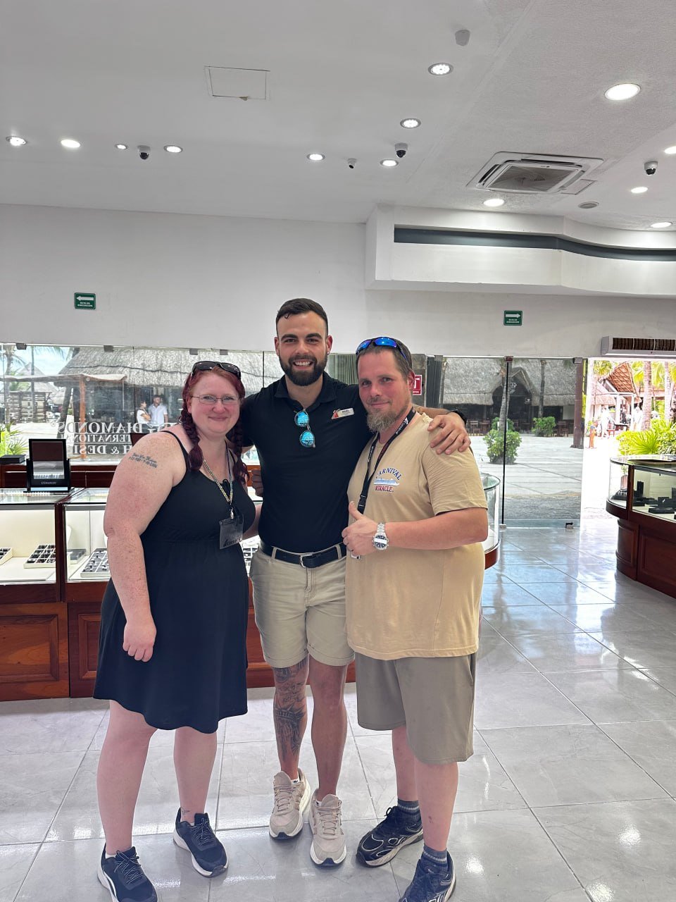 Last minute shopping Costa Maya