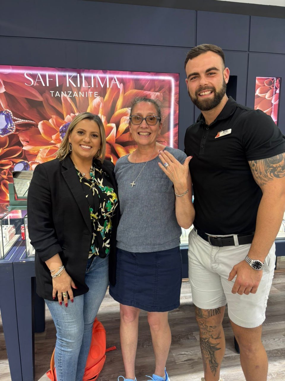 Happy guest with Safi Kilima tanzanite ring